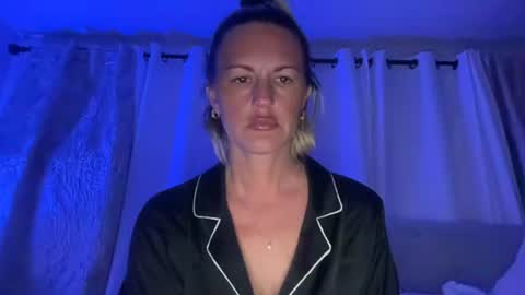 Snapshot of betterconvobesttime chatting on December 15, 4:06 am Best Time and Even better Convo online show from December 15, 4:06 am