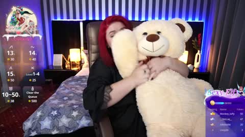 Snapshot of betttydark chatting on February 2, 4:15 am betttydark online show from February 2, 4:15 am