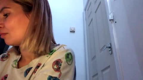 betty199175798 online show from October 18, 10:10 pm