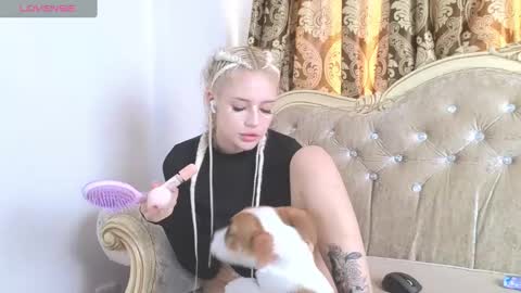 Betty and Oscar online show from March 12, 8:30 am