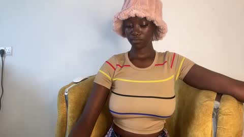 Adah online show from November 10, 8:35 am