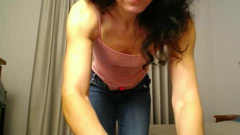 Snapshot of betty_sw chatting on January 17, 12:31 pm betty_sw online show from January 17, 12:31 pm