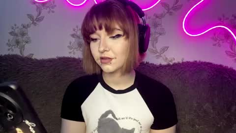 Tessa online show from April 28, 4:56 pm