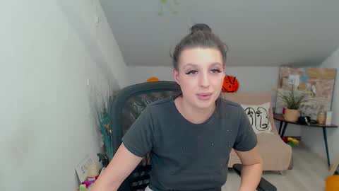 bettyjamess online show from October 29, 9:49 pm
