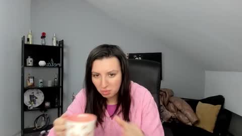 bettyjamess online show from November 28, 5:32 am