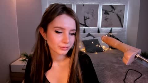 Snapshot of bettyrouse chatting on January 3, 9:36 pm Betty online show from January 3, 9:36 pm