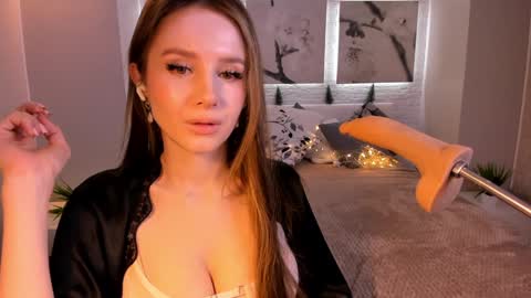 Snapshot of bettyrouse chatting on January 5, 9:14 pm Betty online show from January 5, 9:14 pm