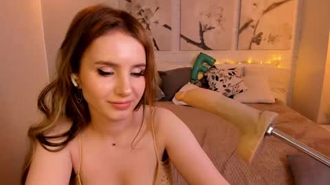 Snapshot of bettyrouse chatting on February 11, 4:11 am Betty online show from February 11, 4:11 am