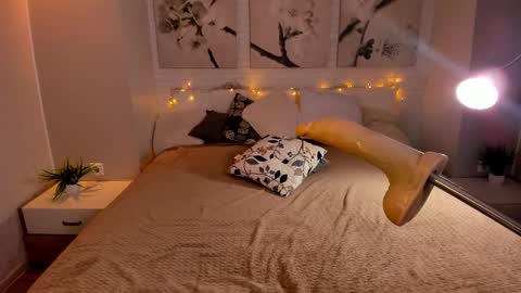 Snapshot of bettyrouse chatting on February 20, 12:08 am Betty online show from February 20, 12:08 am