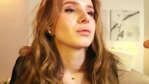 Snapshot of bettyrouse chatting on March 3, 3:08 am Betty online show from March 3, 3:08 am