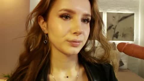 Snapshot of bettyrouse chatting on March 9, 8:52 pm Betty online show from March 9, 8:52 pm