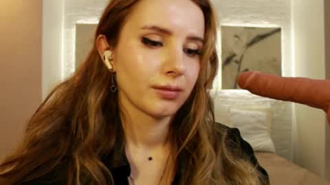 Snapshot of bettyrouse chatting on March 12, 12:10 am Betty online show from March 12, 12:10 am