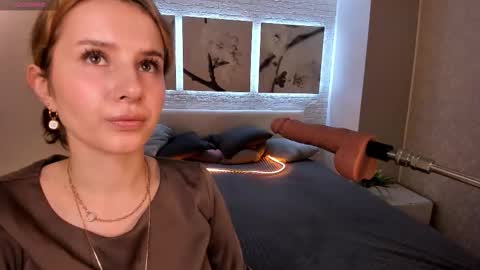 Snapshot of bettyrouse chatting on September 20, 8:32 pm Betty online show from September 20, 8:32 pm