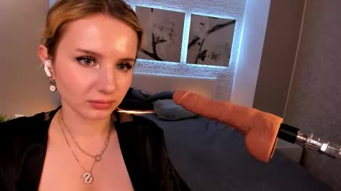 Snapshot of bettyrouse chatting on September 26, 8:57 pm Betty online show from September 26, 8:57 pm