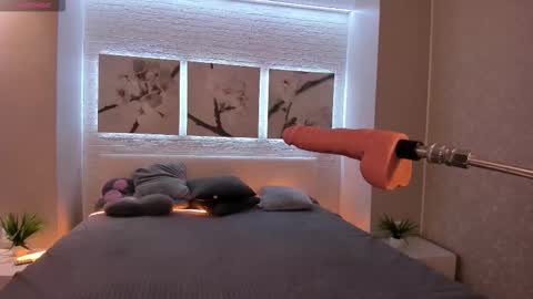 Snapshot of bettyrouse chatting on October 2, 8:27 pm Betty online show from October 2, 8:27 pm