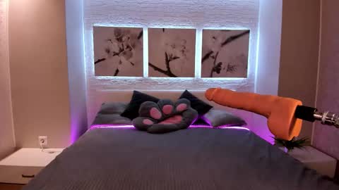 Snapshot of bettyrouse chatting on October 17, 8:33 pm Betty online show from October 17, 8:33 pm