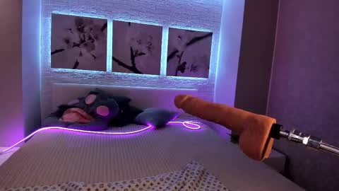 Snapshot of bettyrouse chatting on October 28, 8:33 pm Betty online show from October 28, 8:33 pm