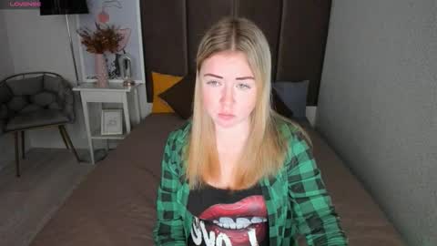 Mila Sweet online show from November 24, 4:45 am