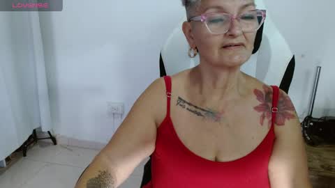 Snapshot of bety_cum3 chatting on May 10, 4:12 pm bibiana online show from May 10, 4:12 pm