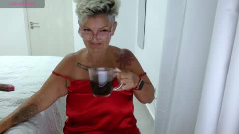 Snapshot of bety_cum3 chatting on May 21, 7:37 am bibiana online show from May 21, 7:37 am