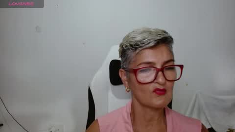 Snapshot of bety_cum3 chatting on June 5, 11:54 pm bibiana online show from June 5, 11:54 pm