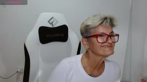 Snapshot of bety_cum3 chatting on June 10, 12:59 pm bibiana online show from June 10, 12:59 pm