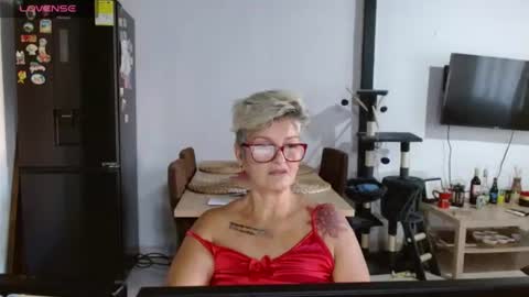 Snapshot of bety_cum3 chatting on June 16, 11:57 am bibiana online show from June 16, 11:57 am