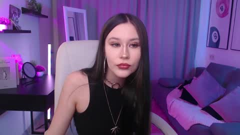 Snapshot of bety_white chatting on June 1, 8:05 am Katie online show from June 1, 8:05 am