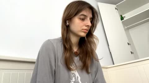 Snapshot of beulahweikert chatting on June 6, 1:16 pm Lina online show from June 6, 1:16 pm