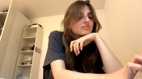 Snapshot of beulahweikert chatting on June 10, 5:23 pm Lina online show from June 10, 5:23 pm