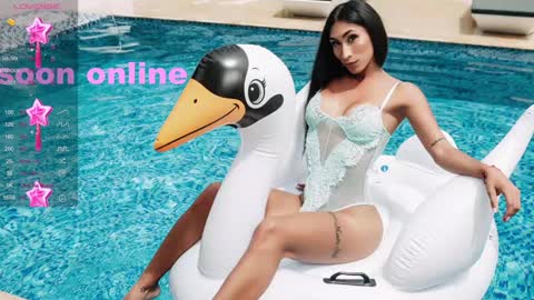 Nicolle Aviles online show from December 17, 12:11 pm