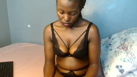 Snapshot of beverly_bay chatting on July 14, 12:00 pm beverly online show from July 14, 12:00 pm