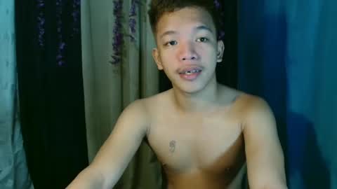 Snapshot of bexyourxman chatting on January 19, 2:47 am Adrian online show from January 19, 2:47 am