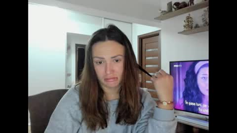 Snapshot of beyoncedoll chatting on January 26, 11:50 am BeyonceDoll Twitter DollBeyonce online show from January 26, 11:50 am