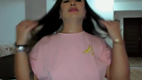 Snapshot of beyoncedoll chatting on November 27, 8:55 pm BeyonceDoll Twitter DollBeyonce online show from November 27, 8:55 pm