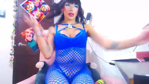 Snapshot of beyota_hornny chatting on April 26, 5:49 am INSTA dannacampuzanno ONFNS dannacampuzano online show from April 26, 5:49 am