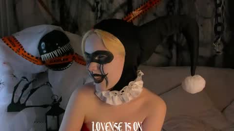 Snapshot of bezuya chatting on October 31, 1:28 am Eliz online show from October 31, 1:28 am