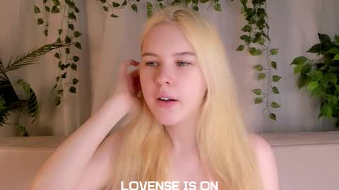 Snapshot of bezuya chatting on November 11, 1:38 am Eliz online show from November 11, 1:38 am