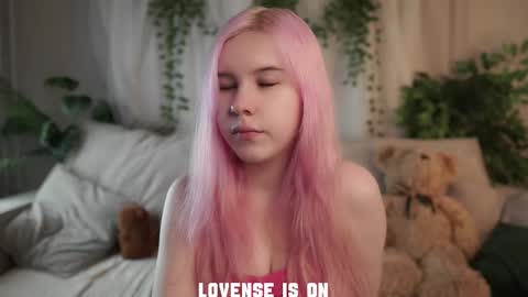 Snapshot of bezuya chatting on December 1, 1:21 am Eliz online show from December 1, 1:21 am