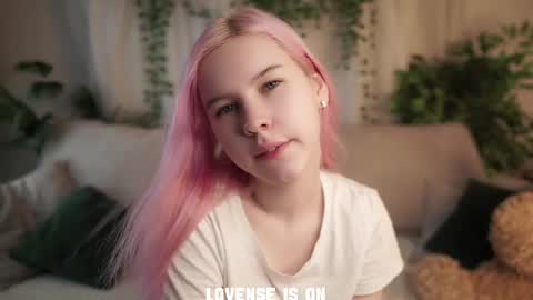 Snapshot of bezuya chatting on December 2, 1:22 am Eliz online show from December 2, 1:22 am