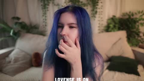 Snapshot of bezuya chatting on December 14, 1:44 am Eliz online show from December 14, 1:44 am