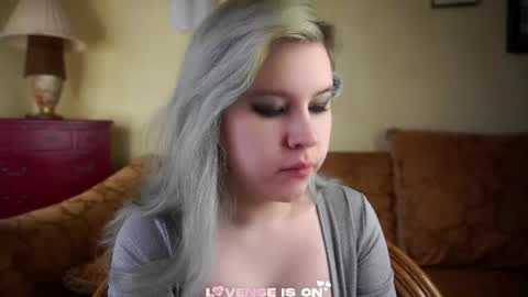 Eliz online show from July 17, 1:12 am