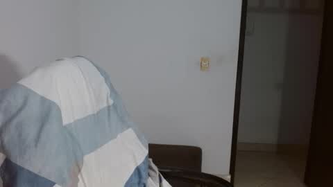 Snapshot of bfernando_05 chatting on February 5, 2:27 am BAYRON online show from February 5, 2:27 am