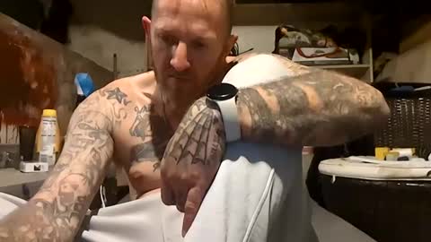 bharv69926743 online show from February 16, 2:51 am