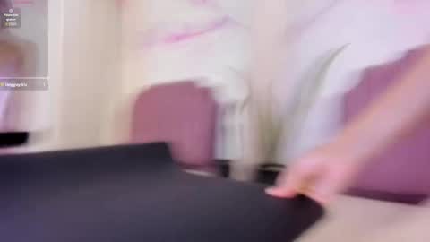 Snapshot of bianca_angel_ chatting on February 4, 6:36 pm bianca_angel_ online show from February 4, 6:36 pm