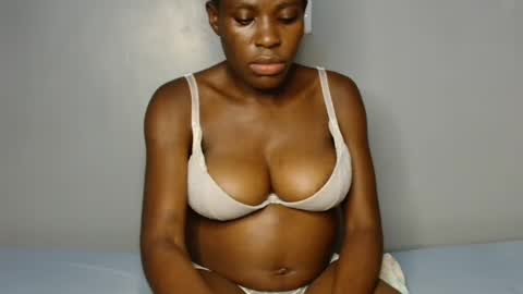 Snapshot of bianca_lue chatting on June 30, 1:39 am bianca baby online show from June 30, 1:39 am