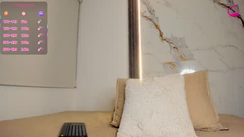 Snapshot of bianca_onyx chatting on November 22, 1:59 am bianca_onyx online show from November 22, 1:59 am