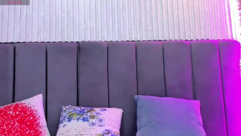 Snapshot of bianca_spear chatting on November 17, 12:00 pm bianca_spear online show from November 17, 12:00 pm