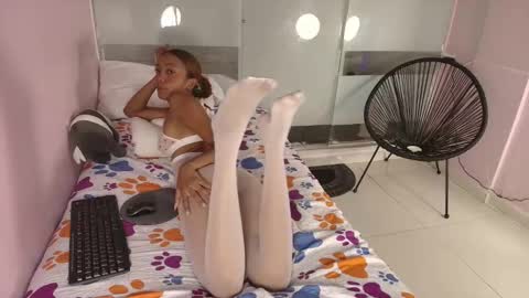 biancaa__18 online show from November 12, 7:35 pm