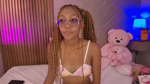 biancaa__18 online show from April 27, 7:12 pm